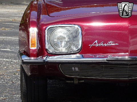 1964 Studebaker Avanti image 31