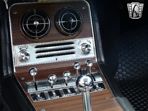 1964 Studebaker Avanti image 109