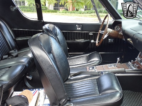 1964 Studebaker Avanti image 115