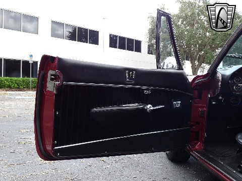 1964 Studebaker Avanti image 99