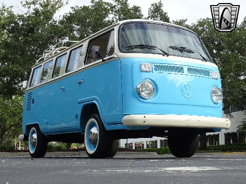 1995 Volkswagen Bus image 29