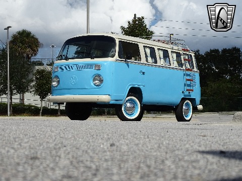 1995 Volkswagen Bus image 4