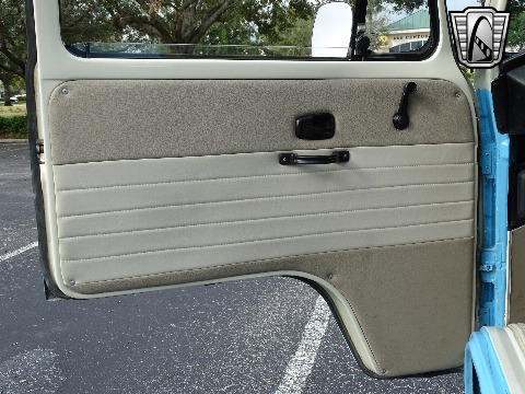 1995 Volkswagen Bus image 57