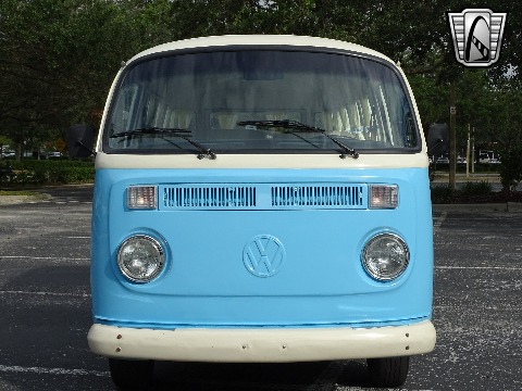 1995 Volkswagen Bus image 7