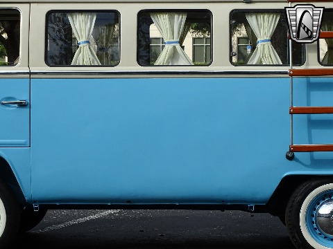 1995 Volkswagen Bus image 33