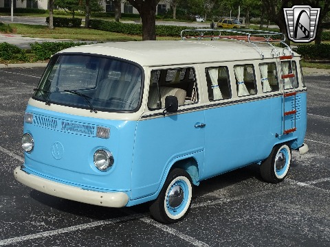 1995 Volkswagen Bus image 9