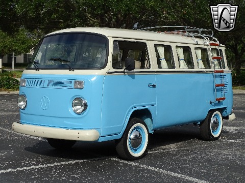 1995 Volkswagen Bus image 10