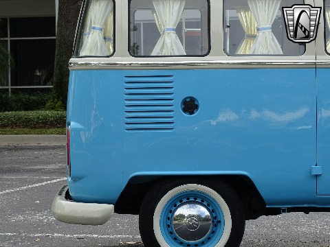 1995 Volkswagen Bus image 37