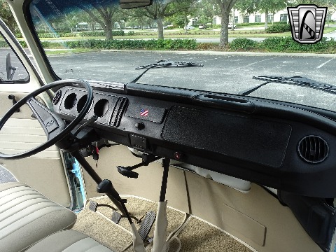 1995 Volkswagen Bus image 65