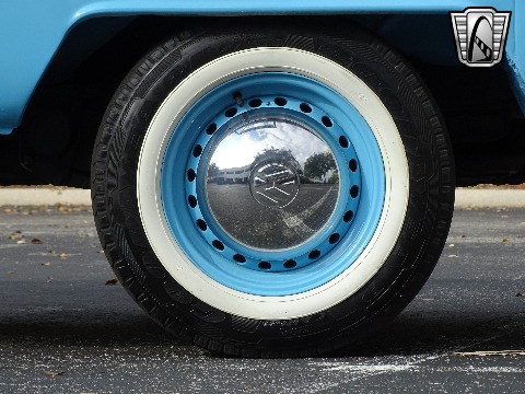 1995 Volkswagen Bus image 42