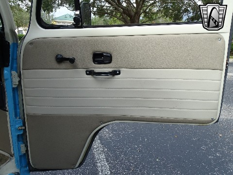 1995 Volkswagen Bus image 68