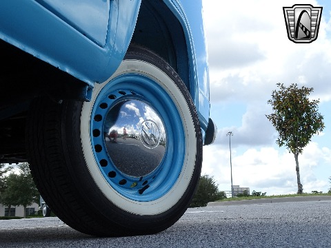 1995 Volkswagen Bus image 49