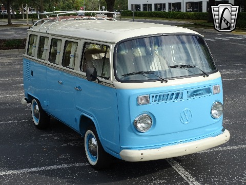 1995 Volkswagen Bus image 27