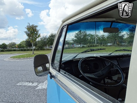 1995 Volkswagen Bus image 54