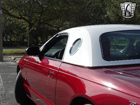 2004 Ford Thunderbird image 82