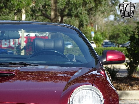 2004 Ford Thunderbird image 32