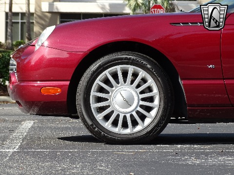 2004 Ford Thunderbird image 34