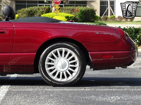2004 Ford Thunderbird image 36
