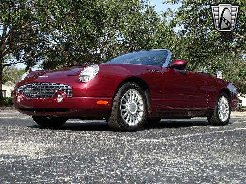 2004 Ford Thunderbird image 11