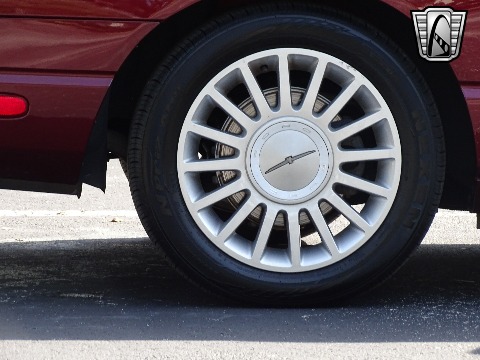 2004 Ford Thunderbird image 45