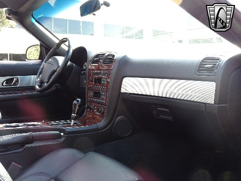 2004 Ford Thunderbird image 104