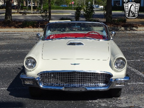 1957 Ford Thunderbird image 6