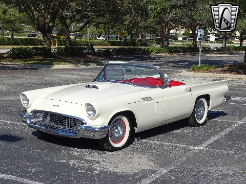1957 Ford Thunderbird image 9