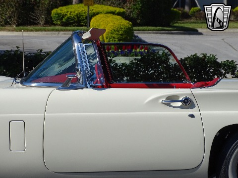 1957 Ford Thunderbird image 35