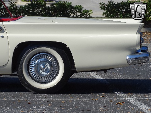 1957 Ford Thunderbird image 36
