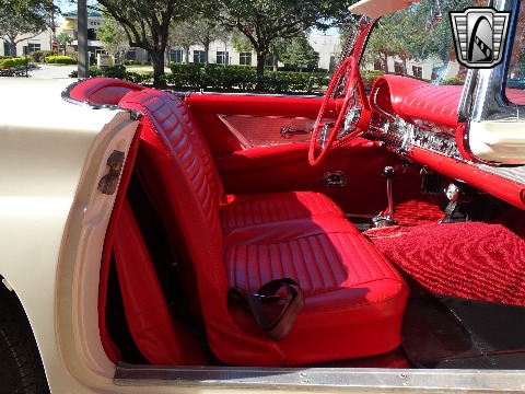 1957 Ford Thunderbird image 119