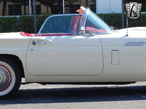 1957 Ford Thunderbird image 42