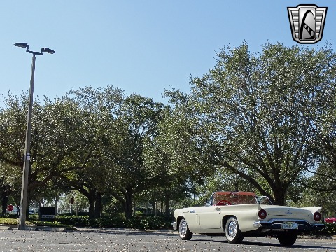 1957 Ford Thunderbird image 94