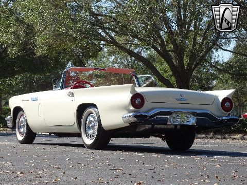 1957 Ford Thunderbird image 17