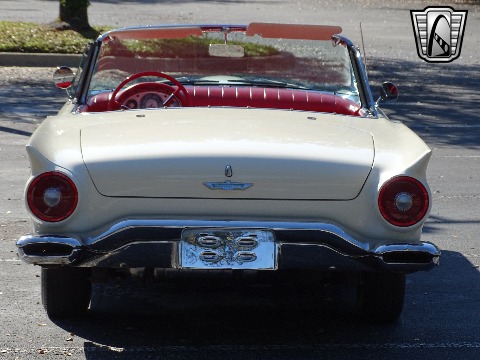 1957 Ford Thunderbird image 18