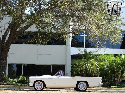 1957 Ford Thunderbird image 96