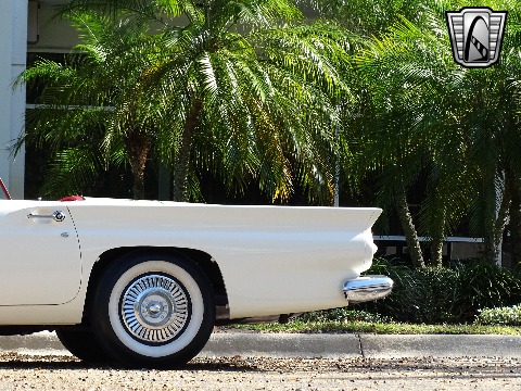 1957 Ford Thunderbird image 97