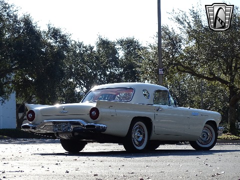 1957 Ford Thunderbird image 102