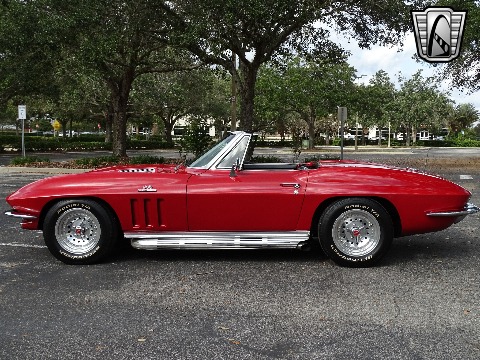 1966 Chevrolet Corvette image 13