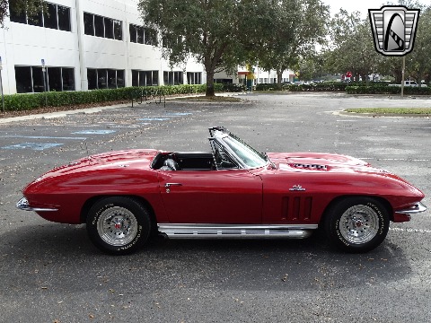 1966 Chevrolet Corvette image 24