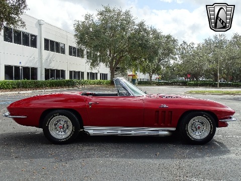 1966 Chevrolet Corvette image 25