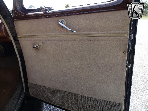 1941 Ford Coupe image 111