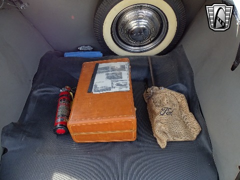 1941 Ford Coupe image 114