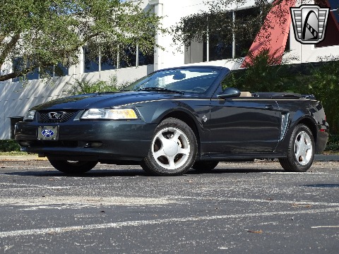 1999 Ford Mustang image 4