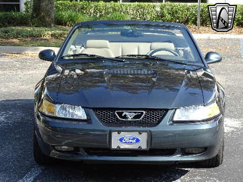 1999 Ford Mustang image 6