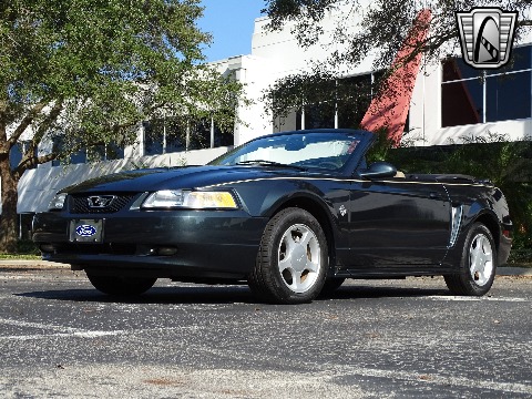 1999 Ford Mustang image 11