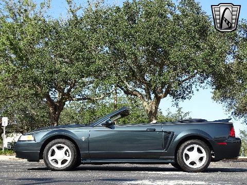 1999 Ford Mustang image 14