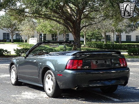 1999 Ford Mustang image 16
