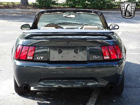 1999 Ford Mustang image 18