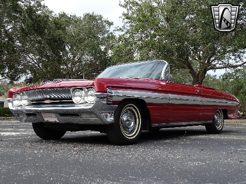 1961 Oldsmobile Starfire image 11