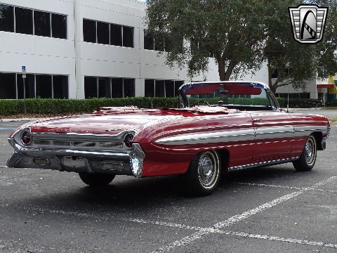 1961 Oldsmobile Starfire image 22